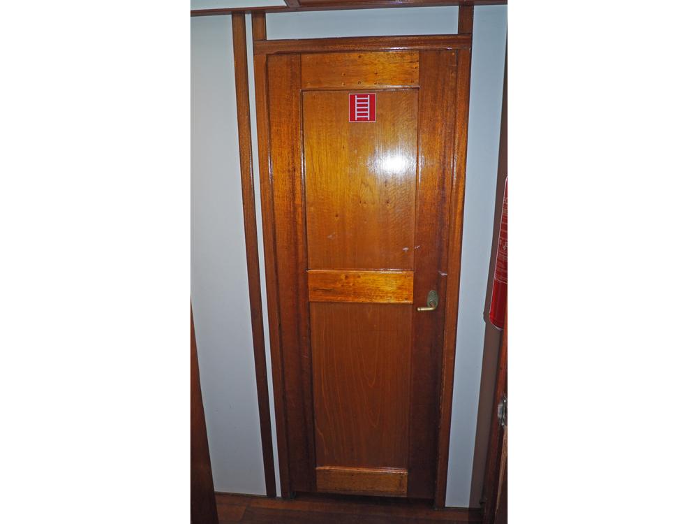 Cabin en avant, H&eacute;bergements